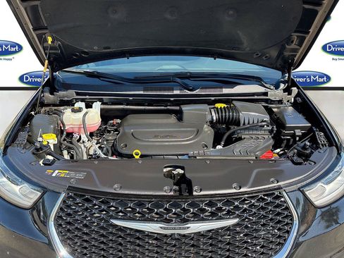 Used 2025 Chrysler Pacifica Select FWD image 29