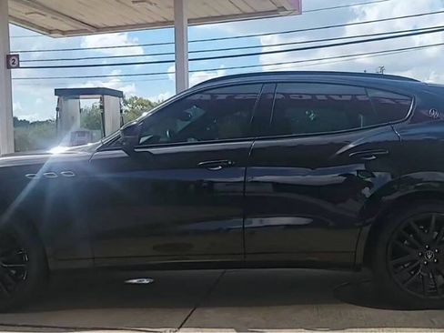 Used 2021 Maserati Levante AWD/4WD image 2