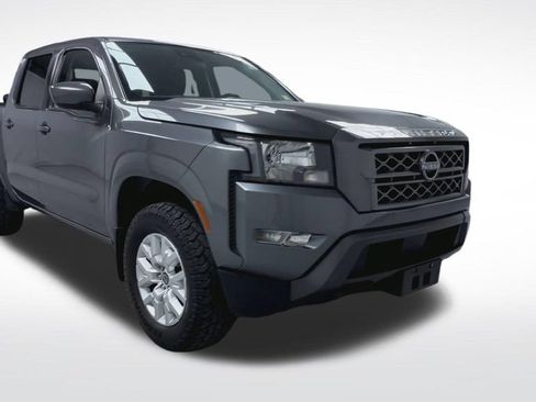 Used 2022 Nissan Frontier SV AWD/4WD image 2