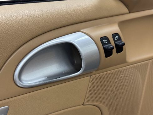Used 2005 Porsche Boxster RWD image 18
