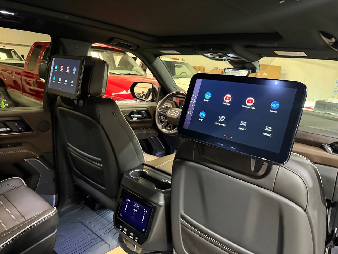 Used 2026 GMC Yukon Denali Ultimate w/ LPO, Floor Liner Package AWD/4WD image 40