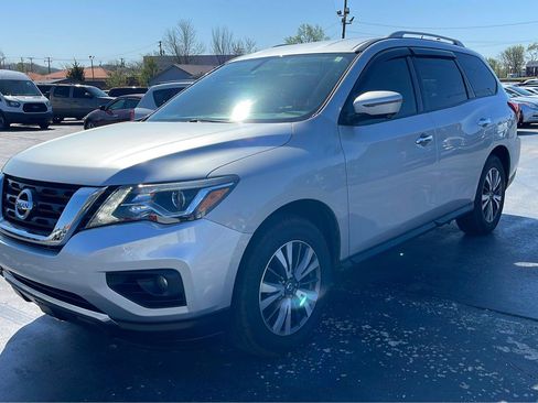 Used 2017 Nissan Pathfinder SL AWD/4WD image 7