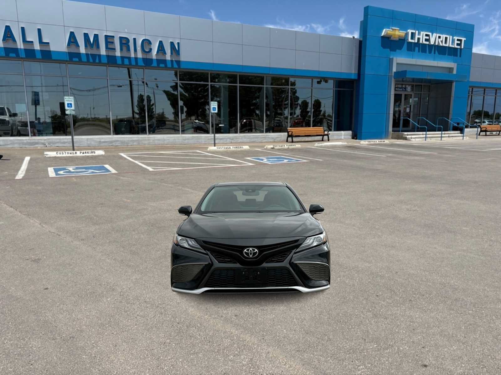 Used 2021 Toyota Camry XSE FWD image 3