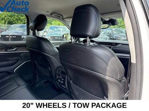 Used 2023 Jeep Grand Cherokee Limited w/ Trailer Tow Prep Group (B) AWD/4WD image 21