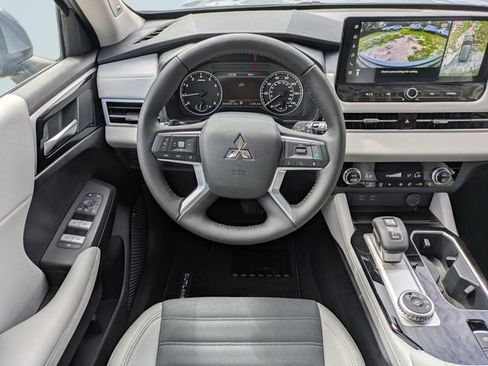 New 2026 Mitsubishi Outlander SE FWD image 17