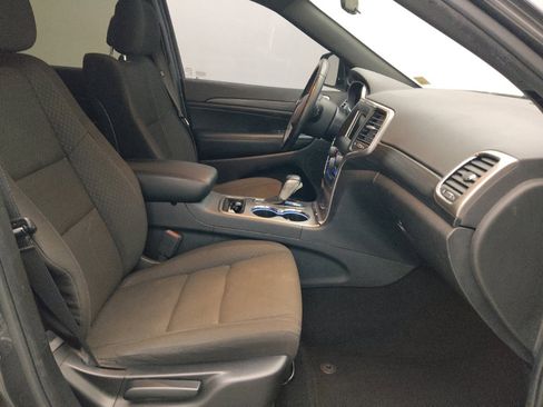 Used 2020 Jeep Grand Cherokee Laredo RWD image 21