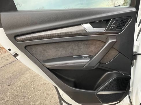 Used 2018 Audi SQ5 Prestige w/ Prestige Package image 32
