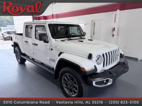 Used 2020 Jeep Gladiator Overland AWD/4WD image 3