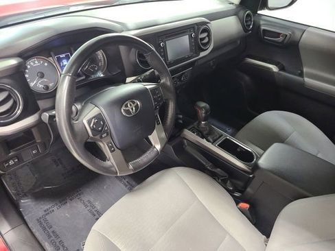 Certified 2019 Toyota Tacoma SR5 AWD/4WD image 23