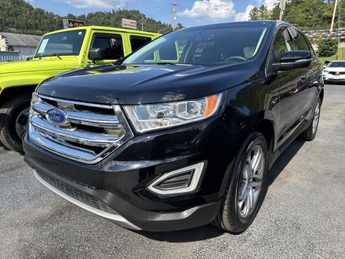 Used 2018 Ford Edge Titanium w/ Technology Package AWD/4WD image 3