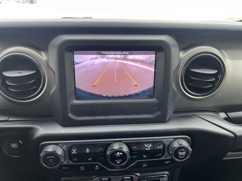 Used 2020 Jeep Wrangler Unlimited Sport image 29