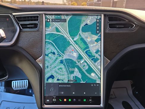 Used 2013 Tesla Model S Performance image 25