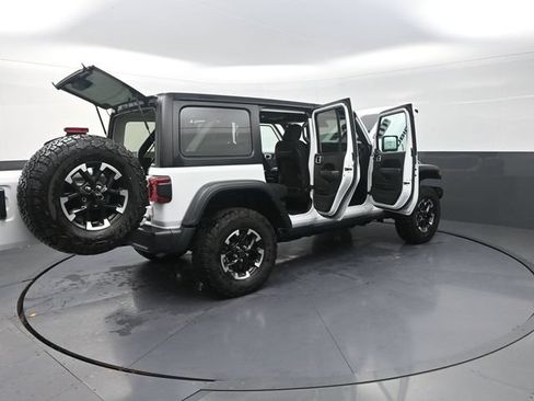 Used 2024 Jeep Wrangler Unlimited Rubicon 4xe AWD/4WD image 35