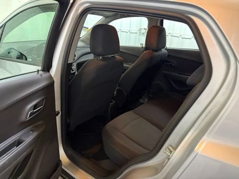 Used 2017 Chevrolet Trax LS FWD image 16