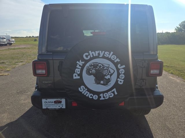 Used 2021 Jeep Wrangler Unlimited Sahara AWD/4WD image 4