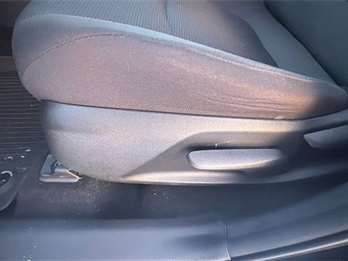 Used 2021 Toyota RAV4 LE image 24