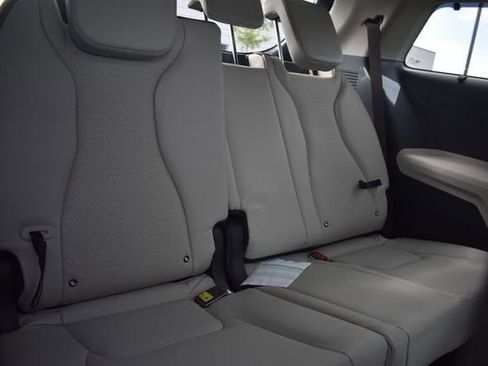 New 2026 Kia Carnival SX Prestige FWD image 16