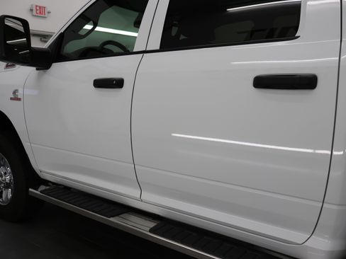 Used 2024 RAM 3500 Tradesman w/ Chrome Appearance Group AWD/4WD image 33