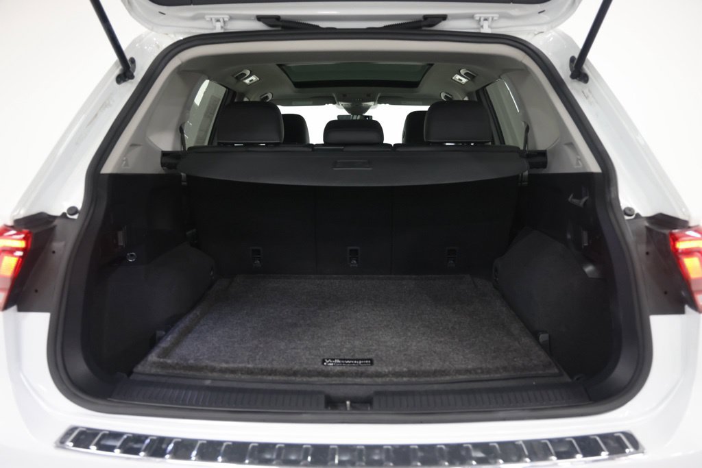 Used 2023 Volkswagen Tiguan SE w/ Panoramic Sunroof Package AWD/4WD image 21