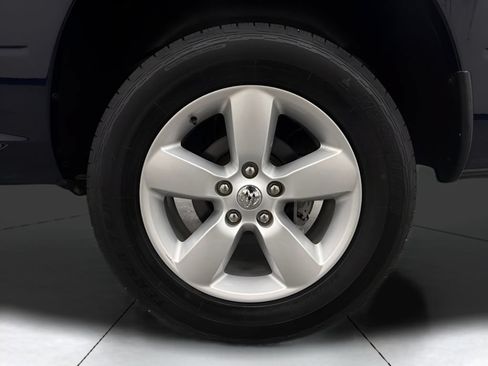 Used 2016 RAM 1500 Express RWD image 25