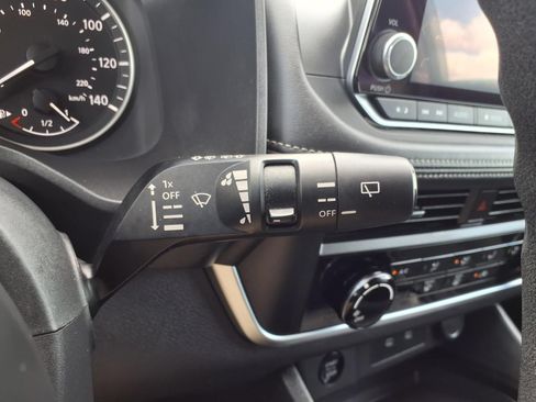 Used 2024 Nissan Rogue S FWD image 16