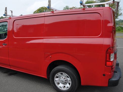 Used 2015 Nissan NV 2500 SV w/ Technology Package image 14