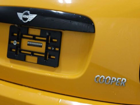 Used 2016 MINI Cooper 2-Door Hardtop image 8