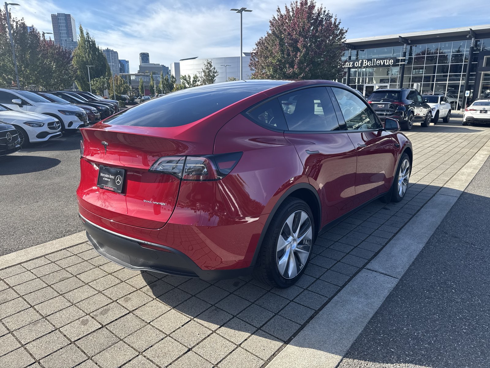 Used 2023 Tesla Model Y Long Range AWD/4WD image 5
