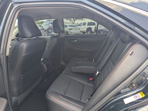 Used 2016 Toyota Camry SE image 13