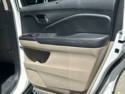 Used 2021 Honda Pilot Touring image 30