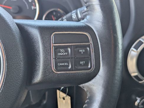 Used 2016 Jeep Wrangler Unlimited Sahara w/ Connectivity Group AWD/4WD image 18