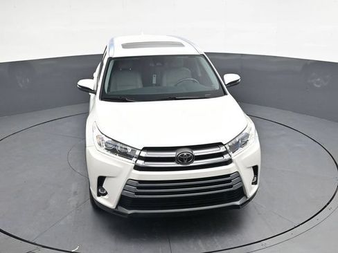 Used 2019 Toyota Highlander Limited FWD image 30