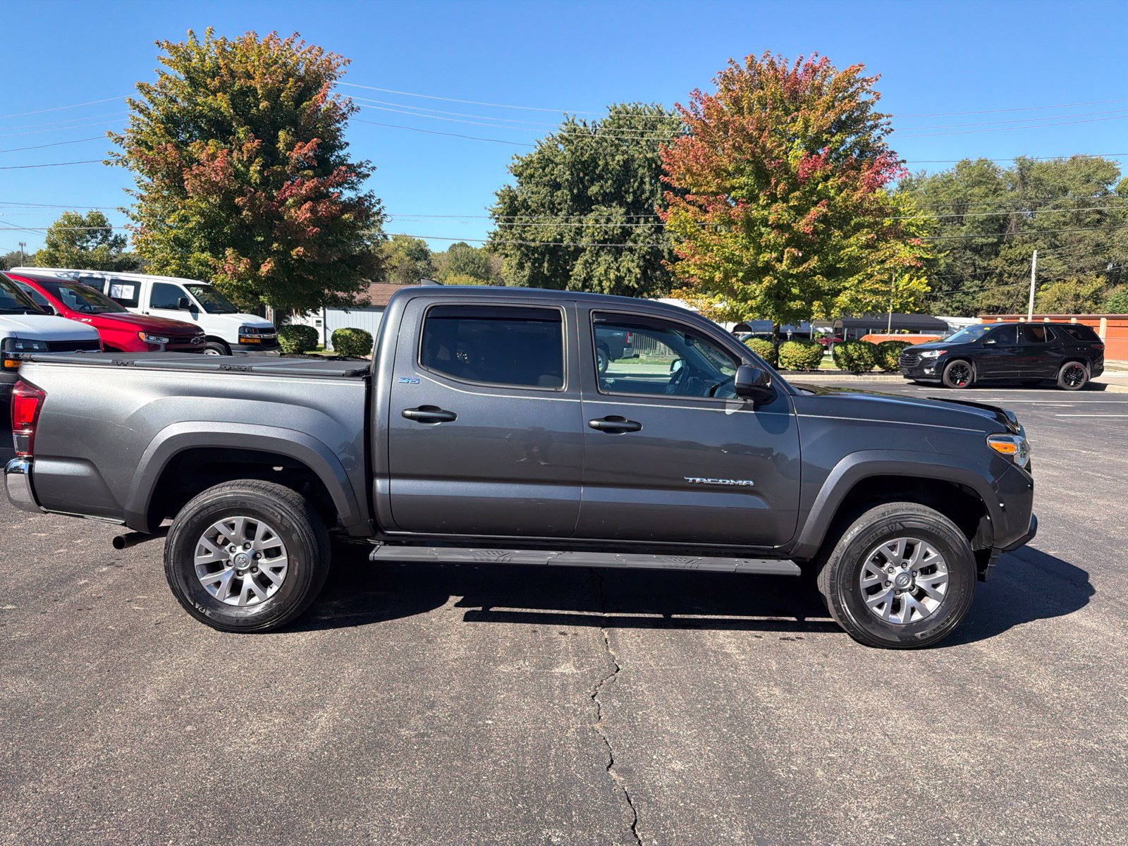Used 2018 Toyota Tacoma SR5 AWD/4WD image 6