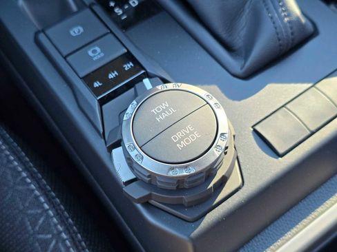 Certified 2025 Toyota 4Runner SR5 image 33