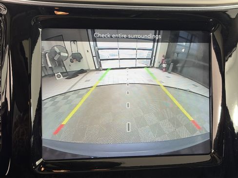 Used 2021 Jeep Cherokee Limited image 23