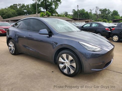 Used 2023 Tesla Model Y Long Range AWD/4WD image 5
