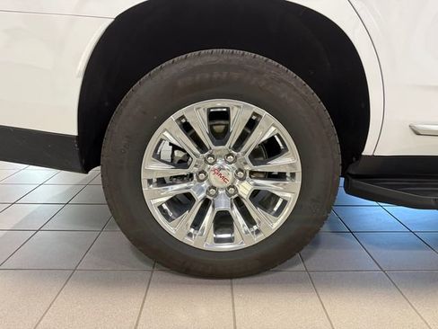 Certified 2025 GMC Yukon Denali image 9