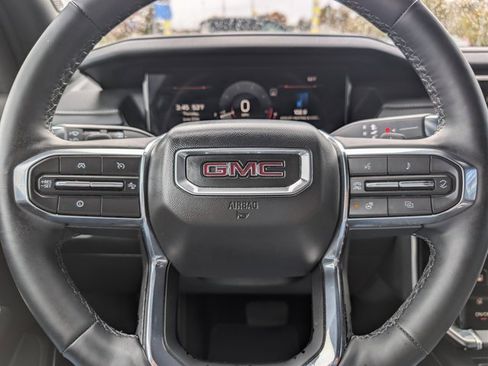 Used 2025 GMC Acadia Elevation image 22