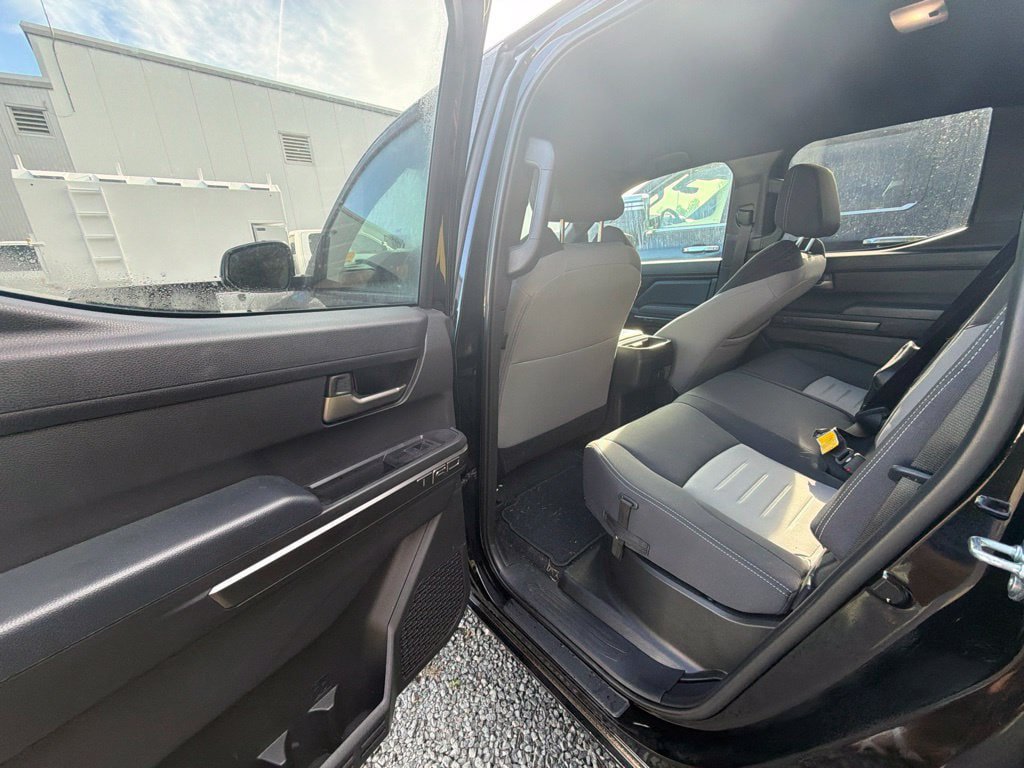 Used 2025 Toyota Tacoma TRD Sport AWD/4WD image 7