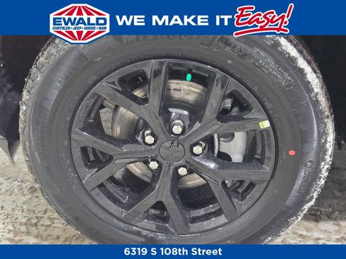 New 2026 Jeep Grand Cherokee Altitude image 16