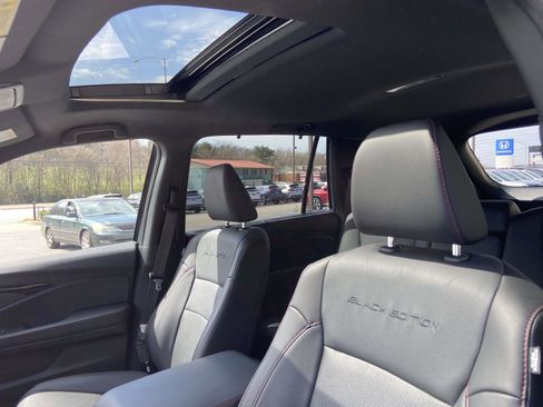 Certified 2024 Honda Passport Black Edition image 9