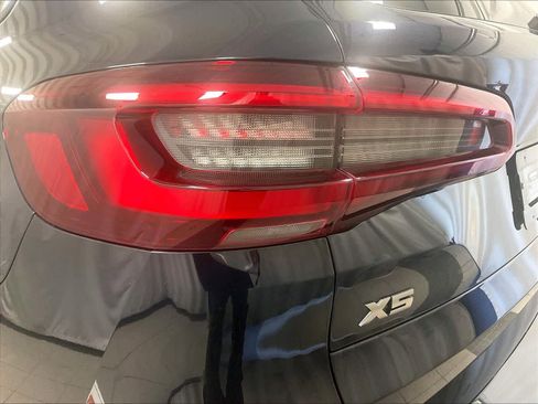 Used 2021 BMW X5 M50i w/ Executive Package image 34