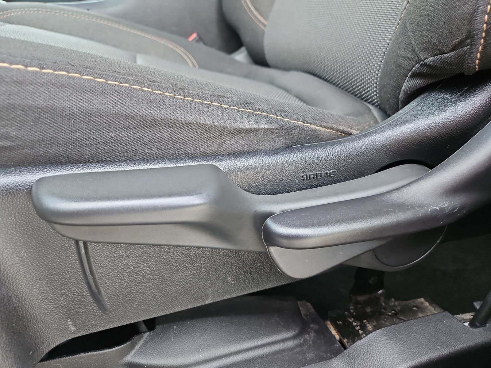 Used 2020 Chevrolet Traverse LS FWD image 19
