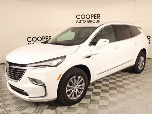 Used 2024 Buick Enclave Premium image 11