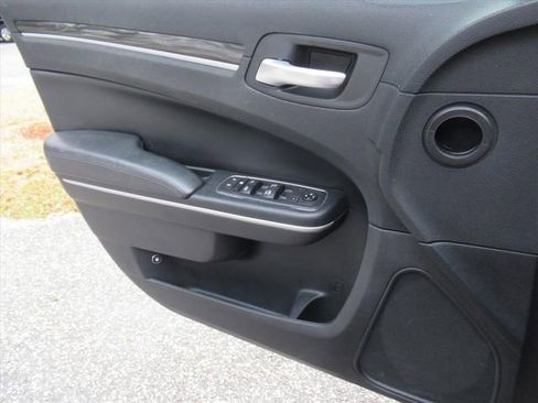 Used 2019 Chrysler 300 Touring w/ Quick Order Package 2EF image 24