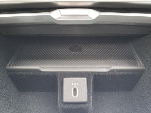 New 2026 Land Rover Range Rover SE image 26