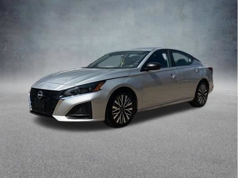 Used 2025 Nissan Altima 2.5 SV FWD image 1