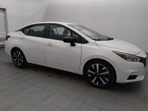 Used 2022 Nissan Versa SR w/ Convenience Package FWD image 11