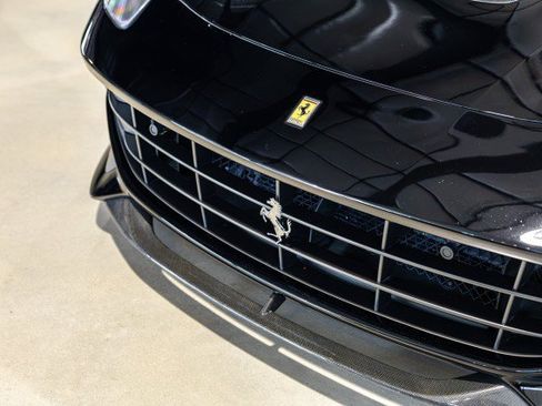 Used 2015 Ferrari F12 Berlinetta RWD image 11