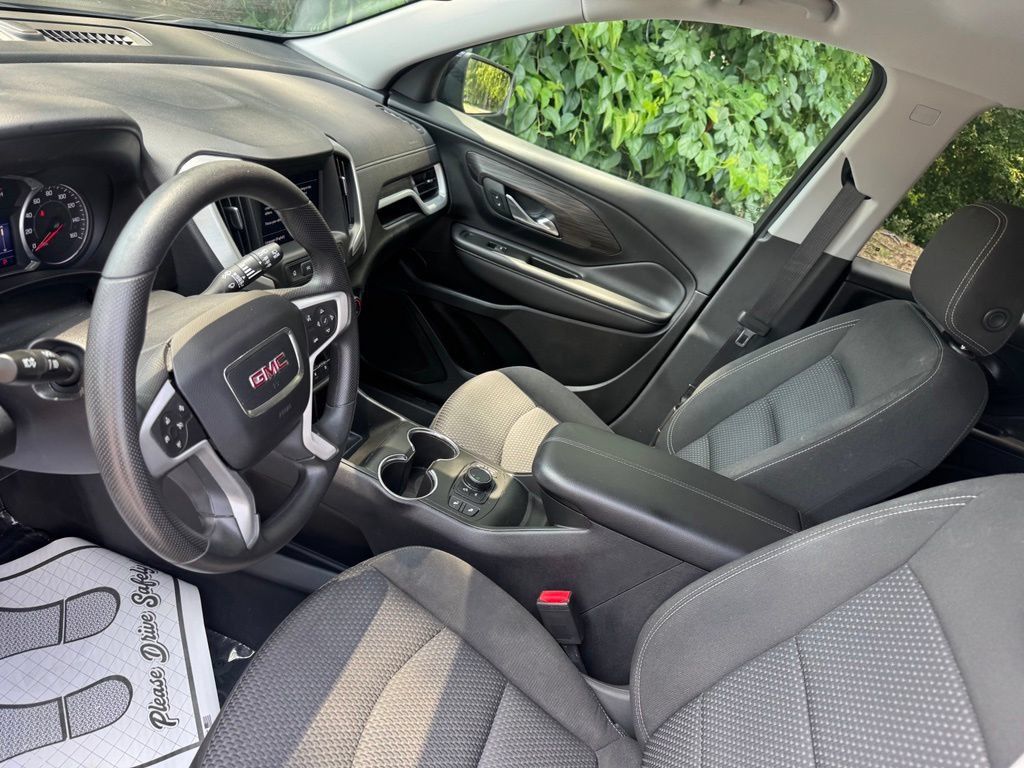 Certified 2022 GMC Terrain SLE w/ Driver Convenience Package FWD image 17